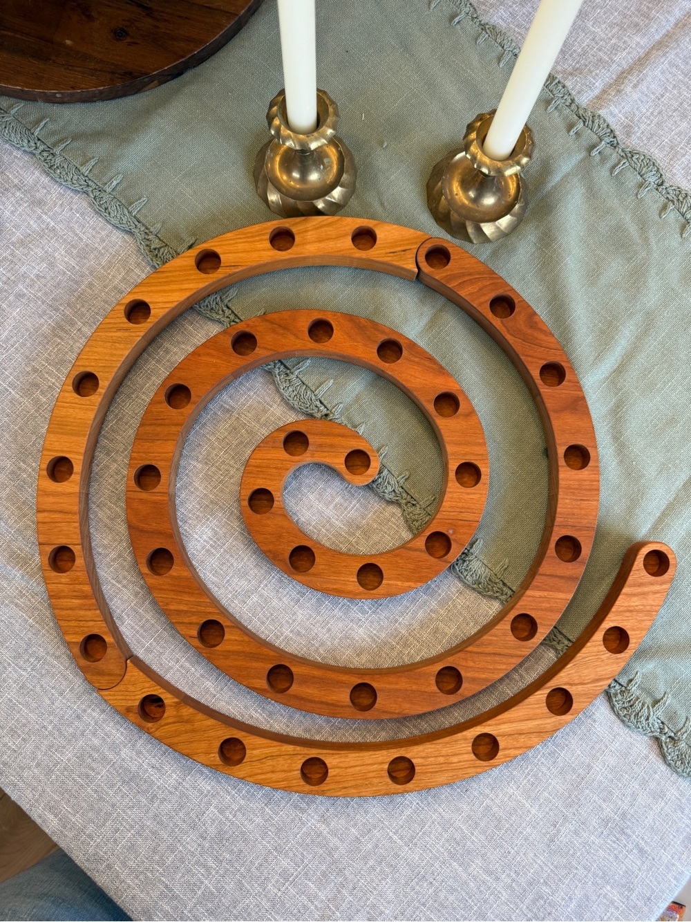 Cradle-to-Cross Wreath - Wooden Advent and Lent Calendar